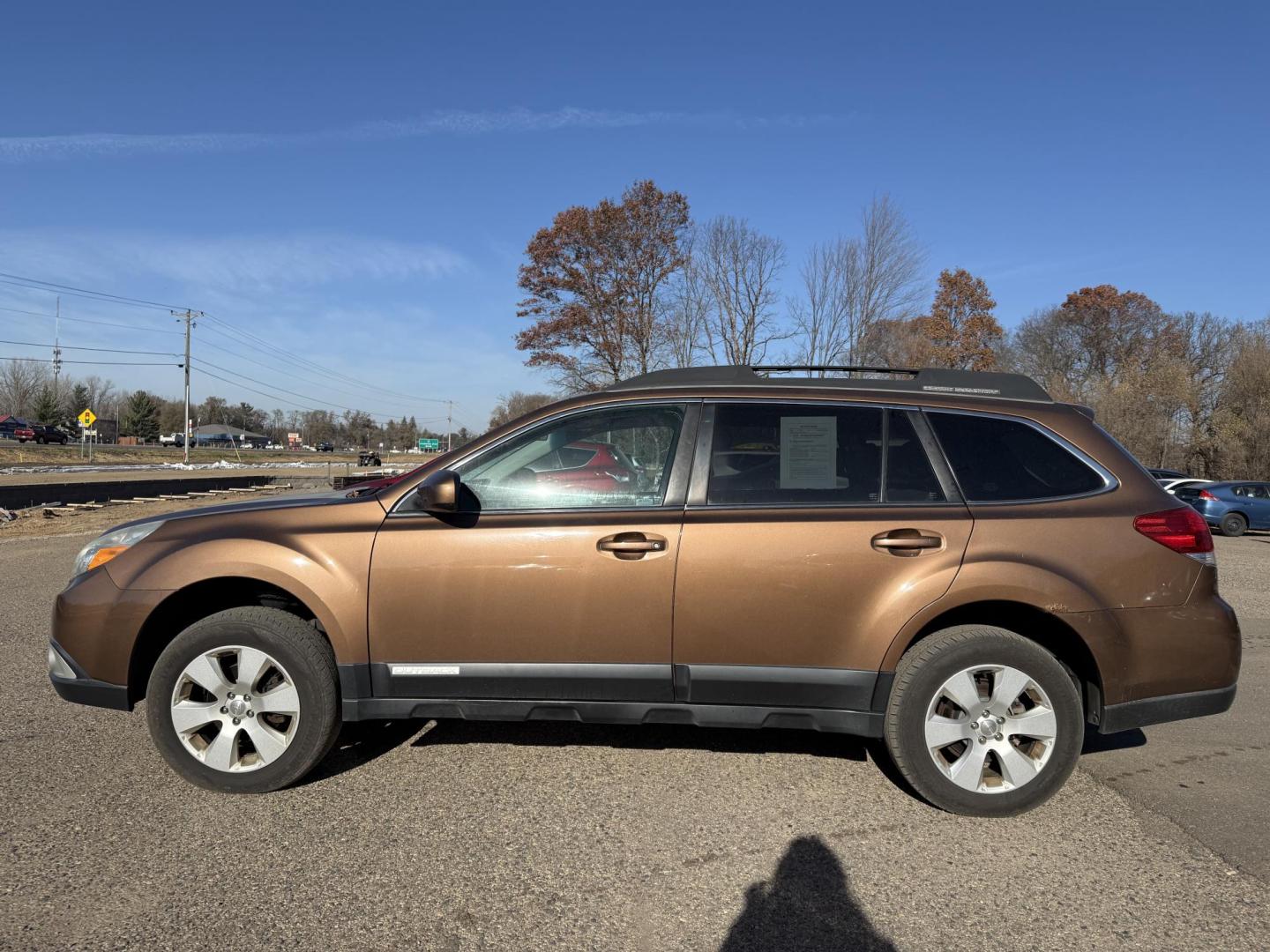 2011 Subaru Outback 2.5i Premium (4S4BRCBC1B3) with an 2.5L H4 DOHC 16V engine, Continuously Variable Transmisson transmission, located at 17255 hwy 65 NE, Ham Lake, MN, 55304, 0.000000, 0.000000 - Photo#1