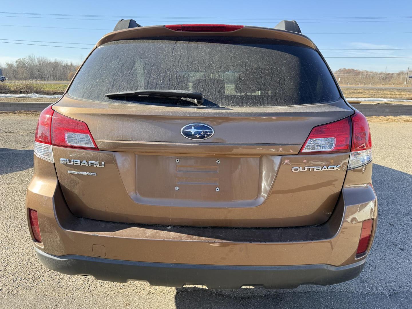 2011 Subaru Outback 2.5i Premium (4S4BRCBC1B3) with an 2.5L H4 DOHC 16V engine, Continuously Variable Transmisson transmission, located at 17255 hwy 65 NE, Ham Lake, MN, 55304, 0.000000, 0.000000 - Photo#3