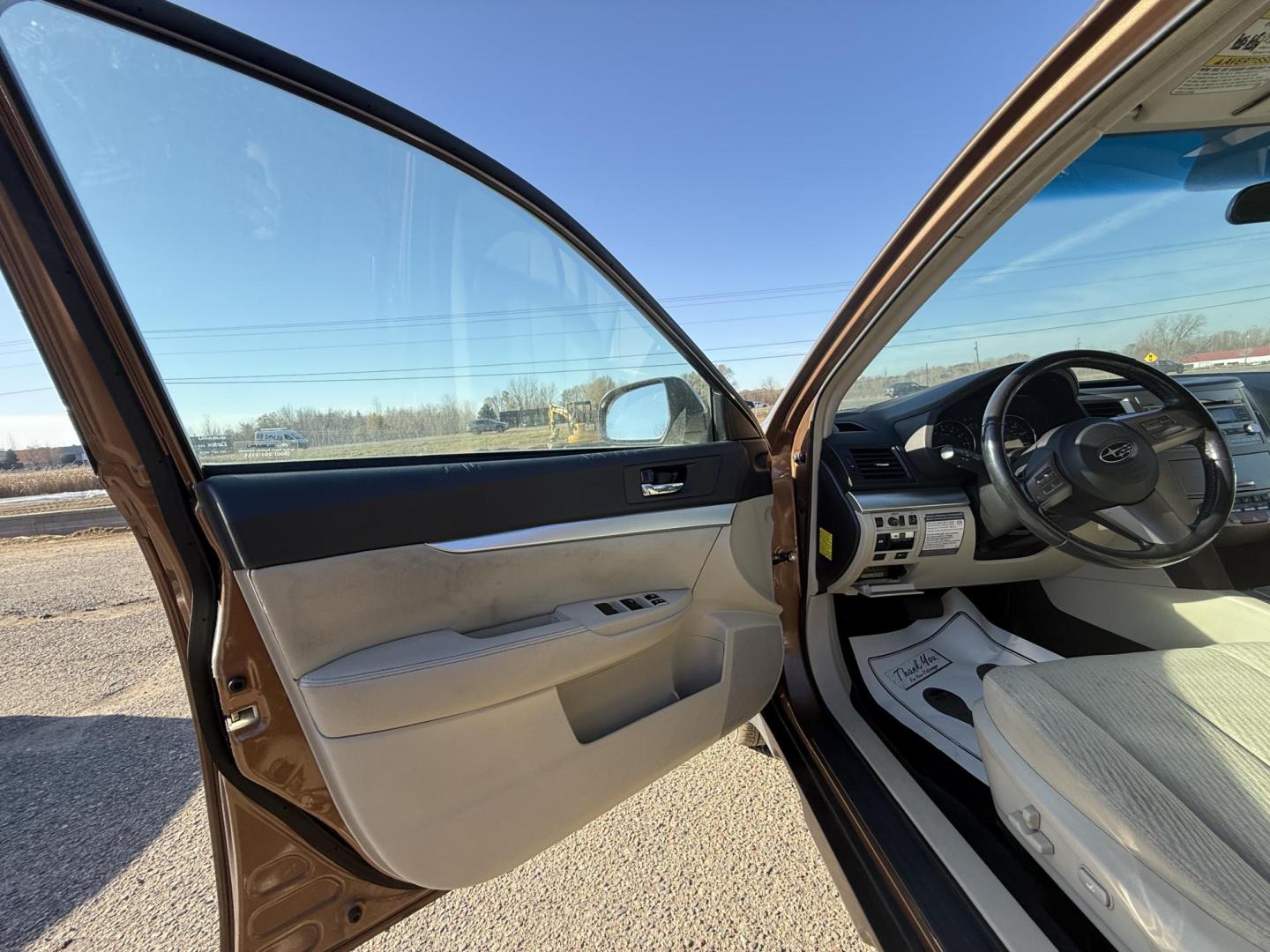 2011 Subaru Outback 2.5i Premium (4S4BRCBC1B3) with an 2.5L H4 DOHC 16V engine, Continuously Variable Transmisson transmission, located at 17255 hwy 65 NE, Ham Lake, MN, 55304, 0.000000, 0.000000 - Photo#8