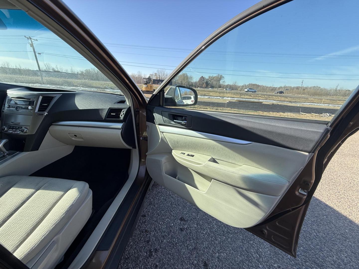 2011 Subaru Outback 2.5i Premium (4S4BRCBC1B3) with an 2.5L H4 DOHC 16V engine, Continuously Variable Transmisson transmission, located at 17255 hwy 65 NE, Ham Lake, MN, 55304, 0.000000, 0.000000 - Photo#14