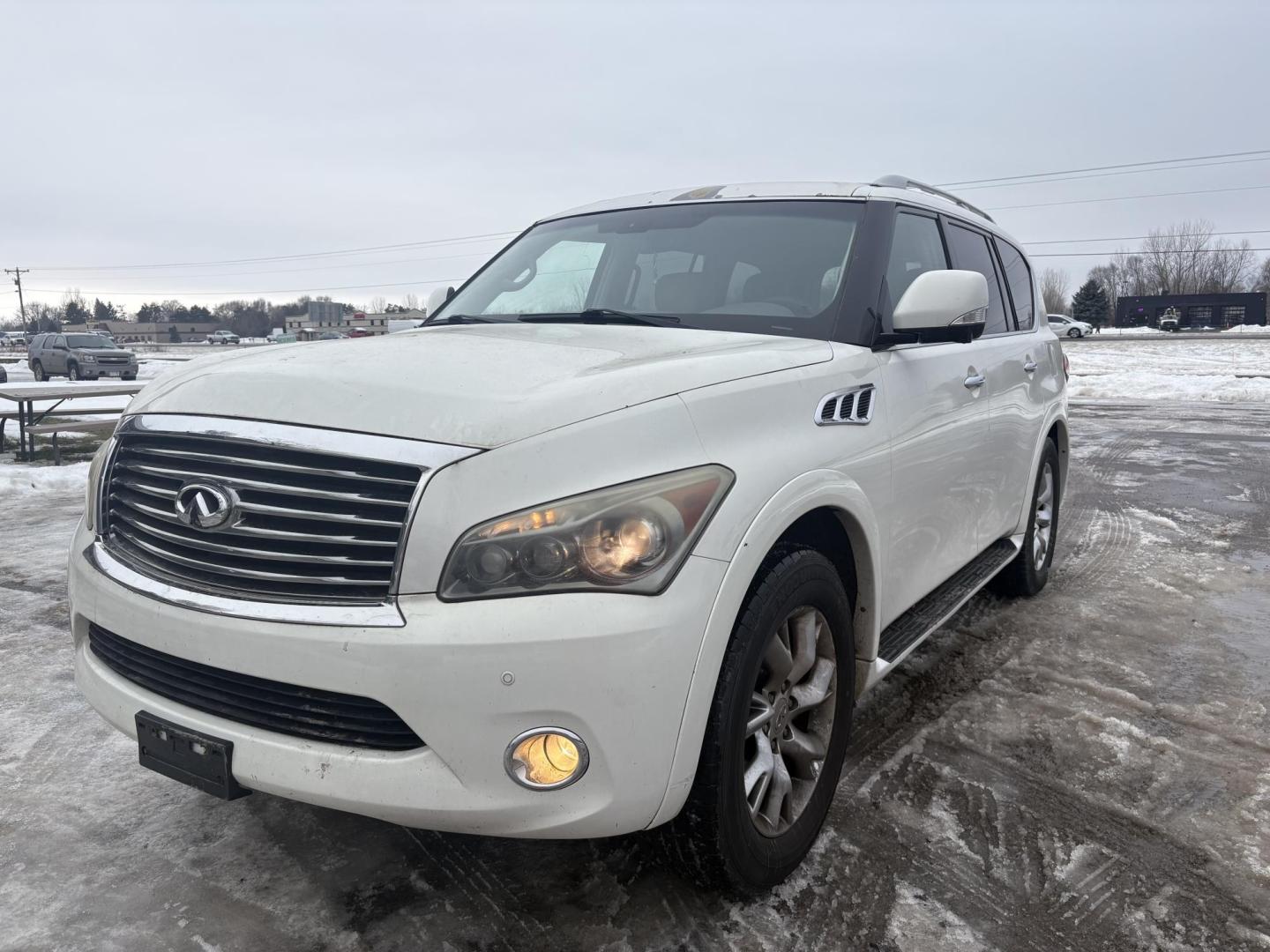 2012 INFINITI QX 56's photo