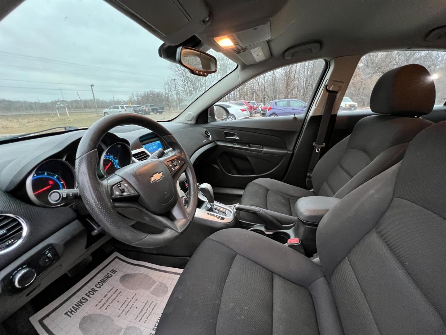 2015 Chevrolet Cruze 1LT Auto (1G1PC5SB7F7) with an 1.4L L4 DOHC 16V TURBO engine, 6-Speed Automatic transmission, located at 17255 hwy 65 NE, Ham Lake, MN, 55304, 0.000000, 0.000000 - Photo#9