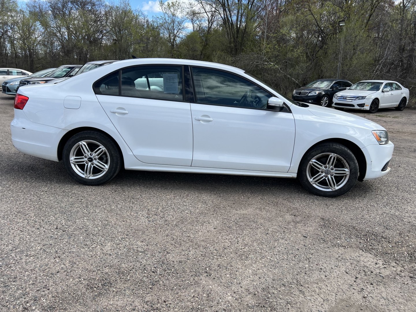 2014 Volkswagen Jetta SE (3VWD17AJ4EM) with an 1.8L L4 DOHC 20V engine, located at 17255 hwy 65 NE, Ham Lake, MN, 55304, 0.000000, 0.000000 - Photo#3