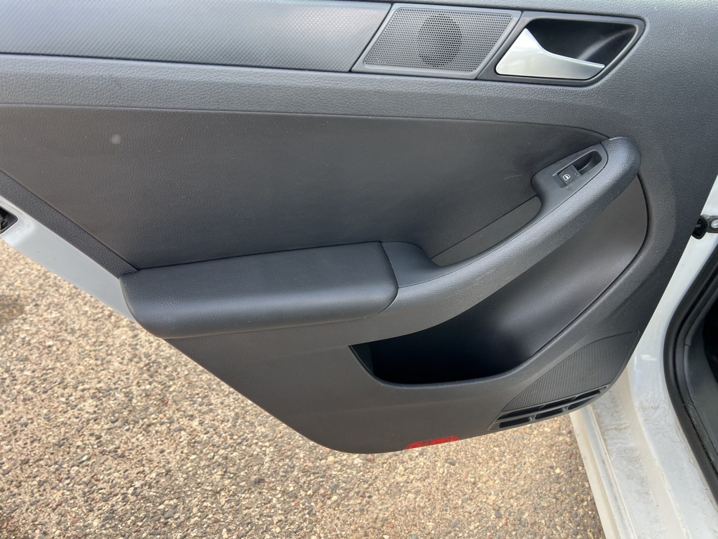 2014 Volkswagen Jetta SE (3VWD17AJ4EM) with an 1.8L L4 DOHC 20V engine, located at 17255 hwy 65 NE, Ham Lake, MN, 55304, 0.000000, 0.000000 - Photo#10