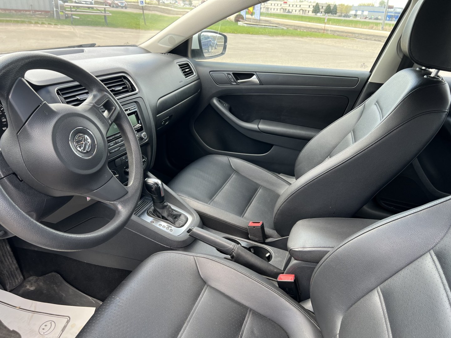 2014 Volkswagen Jetta SE (3VWD17AJ4EM) with an 1.8L L4 DOHC 20V engine, located at 17255 hwy 65 NE, Ham Lake, MN, 55304, 0.000000, 0.000000 - Photo#9