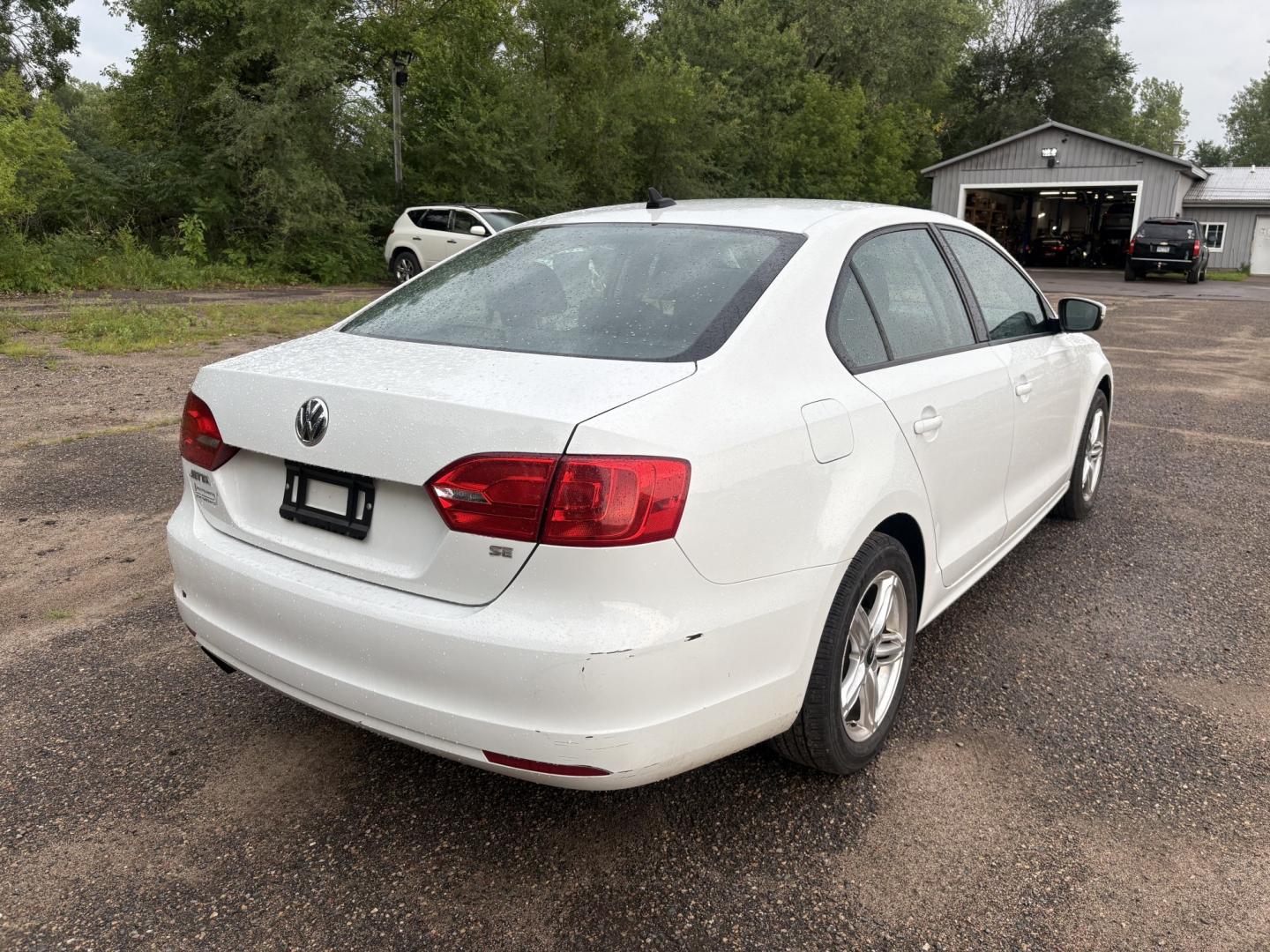 2014 Volkswagen Jetta SE (3VWD17AJ4EM) with an 1.8L L4 DOHC 20V engine, located at 17255 hwy 65 NE, Ham Lake, MN, 55304, 0.000000, 0.000000- Photo#4