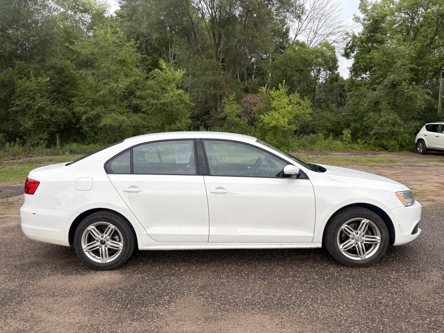 2014 Volkswagen Jetta SE (3VWD17AJ4EM) with an 1.8L L4 DOHC 20V engine, located at 17255 hwy 65 NE, Ham Lake, MN, 55304, 0.000000, 0.000000- Photo#5
