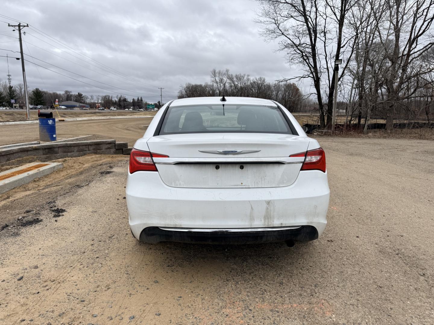 2012 Chrysler 200 LX (1C3CCBAB9CN) with an 2.4L L4 DOHC 16V engine, 6-Speed Automatic transmission, located at 17255 hwy 65 NE, Ham Lake, MN, 55304, 0.000000, 0.000000 - Photo#3
