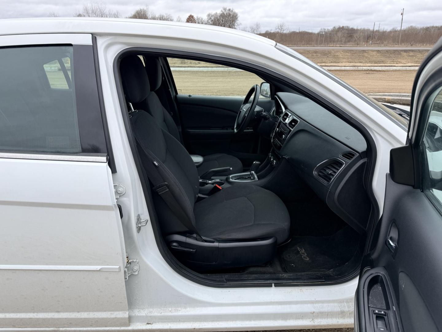 2012 Chrysler 200 LX (1C3CCBAB9CN) with an 2.4L L4 DOHC 16V engine, 6-Speed Automatic transmission, located at 17255 hwy 65 NE, Ham Lake, MN, 55304, 0.000000, 0.000000 - Photo#15