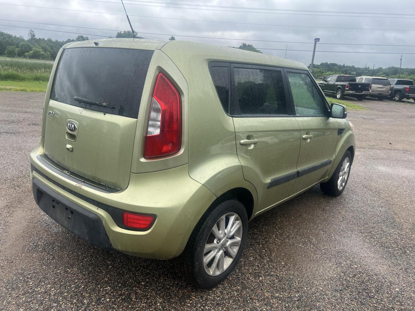 2013 Kia Soul ! (KNDJT2A63D7) with an 2.0L L4 DOHC 16V engine, located at 17255 hwy 65 NE, Ham Lake, MN, 55304, 0.000000, 0.000000 - Photo#4