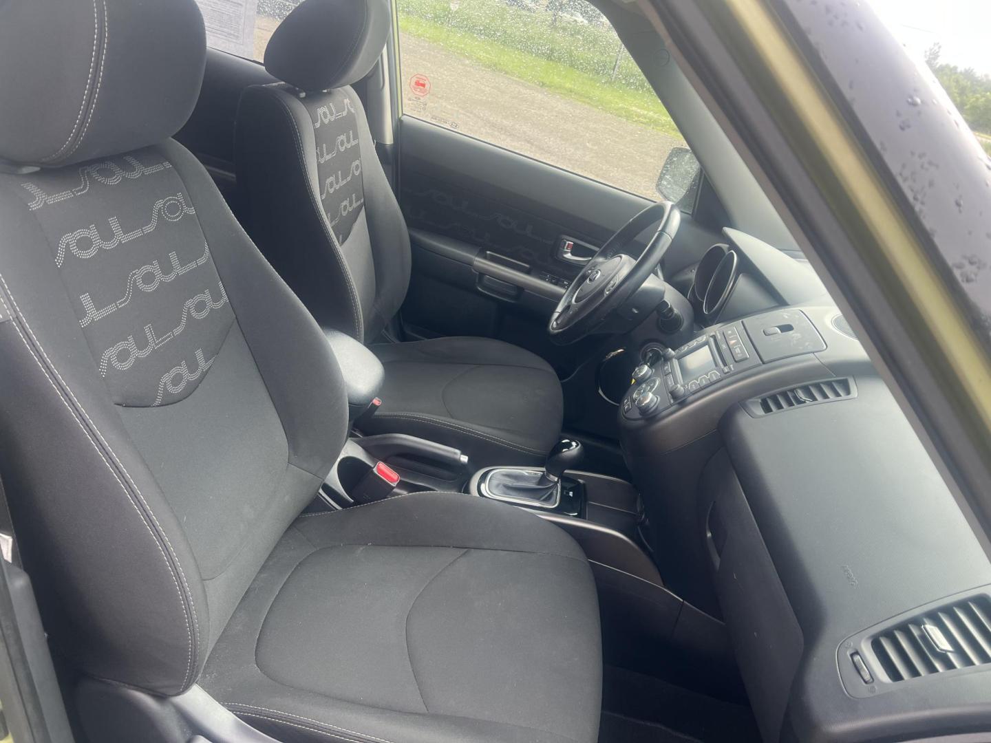 2013 Kia Soul ! (KNDJT2A63D7) with an 2.0L L4 DOHC 16V engine, located at 17255 hwy 65 NE, Ham Lake, MN, 55304, 0.000000, 0.000000 - Photo#15