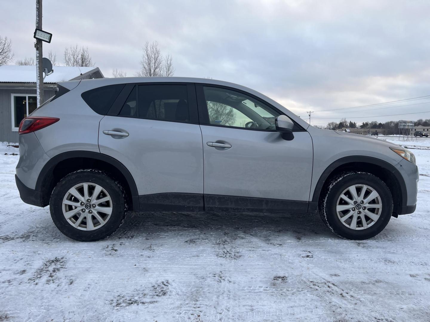 2014 Mazda CX-5 Touring AWD (JM3KE4CY2E0) with an 2.5L L4 DOHC 16V engine, 6-Speed Automatic transmission, located at 17255 hwy 65 NE, Ham Lake, MN, 55304, 0.000000, 0.000000 - Photo#5