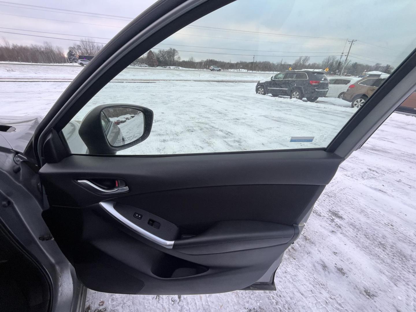 2014 Mazda CX-5 Touring AWD (JM3KE4CY2E0) with an 2.5L L4 DOHC 16V engine, 6-Speed Automatic transmission, located at 17255 hwy 65 NE, Ham Lake, MN, 55304, 0.000000, 0.000000 - Photo#12