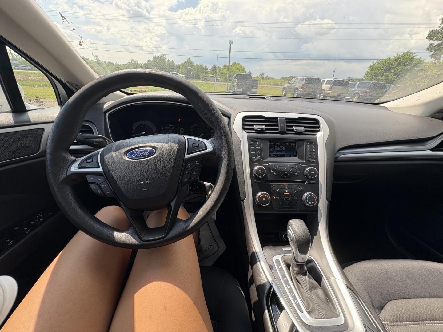 2014 Ford Fusion SE (3FA6P0H71ER) with an 2.5L L4 DOHC 16V engine, located at 17255 hwy 65 NE, Ham Lake, MN, 55304, 0.000000, 0.000000 - Photo#16