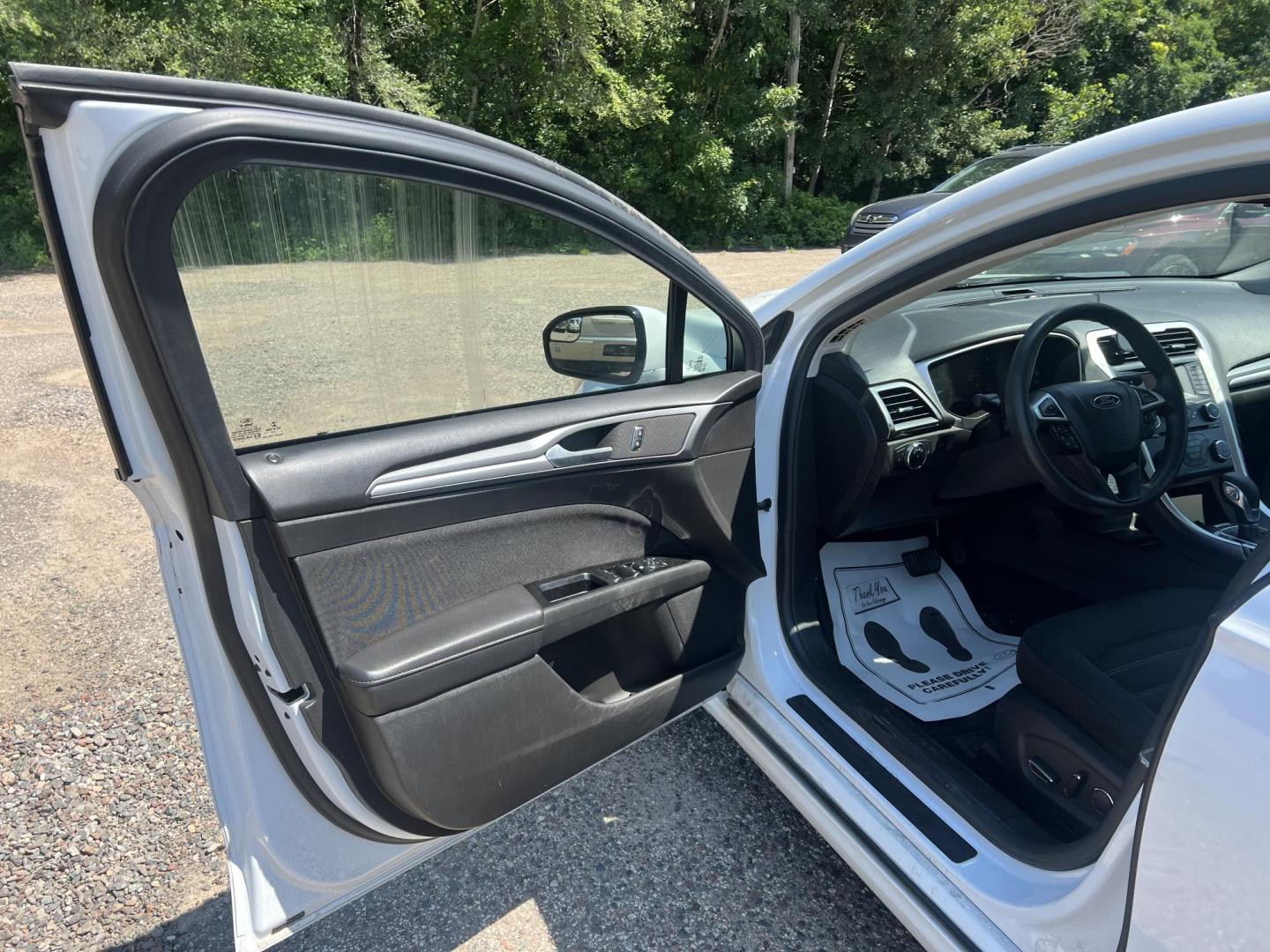 2014 Ford Fusion SE (3FA6P0H71ER) with an 2.5L L4 DOHC 16V engine, located at 17255 hwy 65 NE, Ham Lake, MN, 55304, 0.000000, 0.000000 - Photo#8