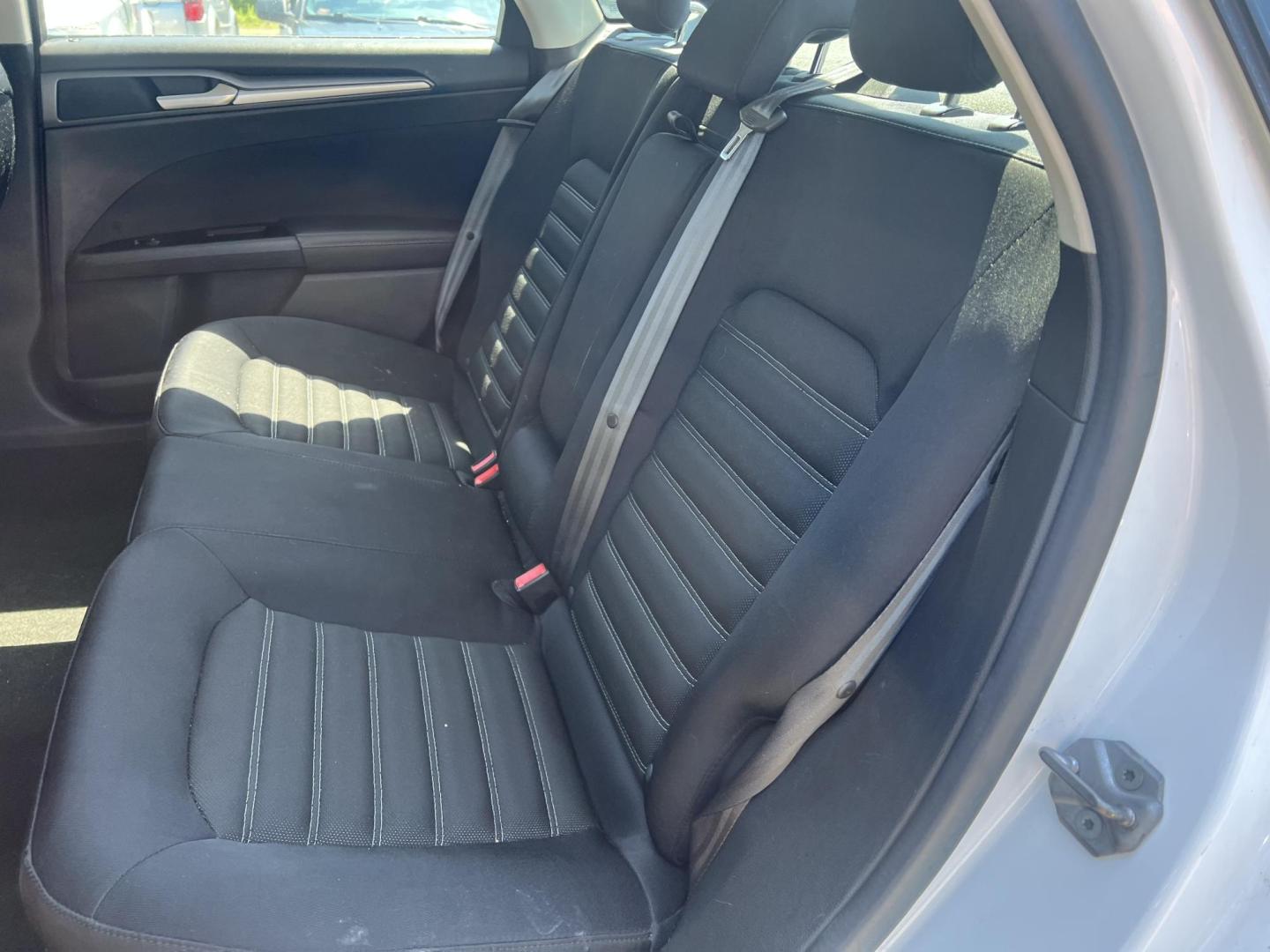 2014 Ford Fusion SE (3FA6P0H71ER) with an 2.5L L4 DOHC 16V engine, located at 17255 hwy 65 NE, Ham Lake, MN, 55304, 0.000000, 0.000000 - Photo#11