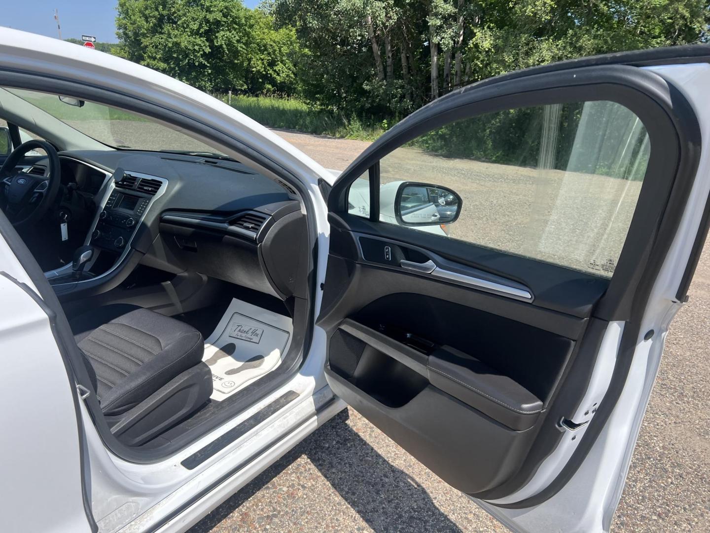 2014 Ford Fusion SE (3FA6P0H71ER) with an 2.5L L4 DOHC 16V engine, located at 17255 hwy 65 NE, Ham Lake, MN, 55304, 0.000000, 0.000000 - Photo#14