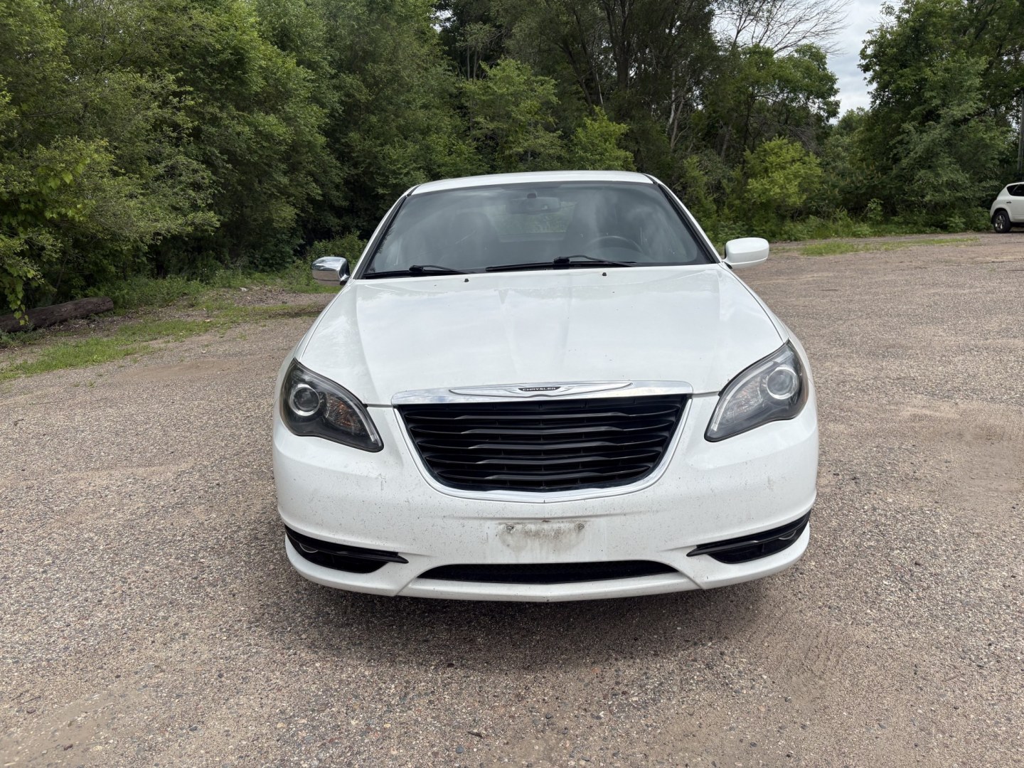 2013 Chrysler 200 Limited (1C3CCBCG1DN) with an 3.6L V6 DOHC 24V FFV engine, 6-Speed Automatic transmission, located at 17255 hwy 65 NE, Ham Lake, MN, 55304, 0.000000, 0.000000- Photo#7