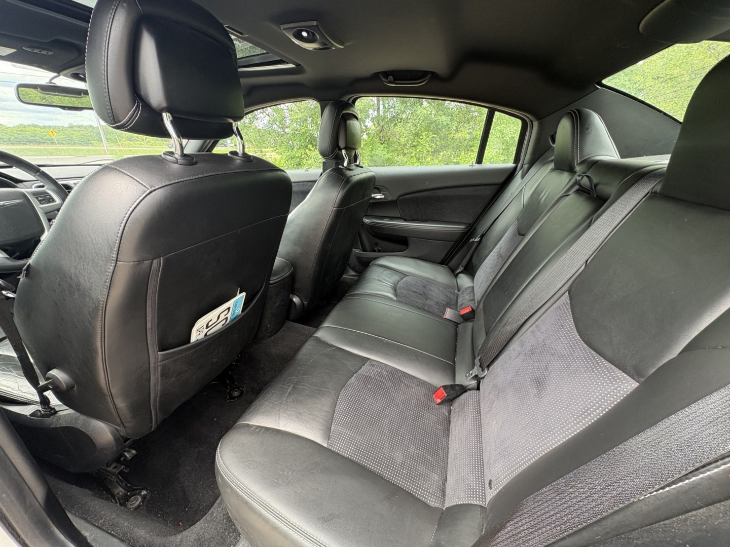 2013 Chrysler 200 Limited (1C3CCBCG1DN) with an 3.6L V6 DOHC 24V FFV engine, 6-Speed Automatic transmission, located at 17255 hwy 65 NE, Ham Lake, MN, 55304, 0.000000, 0.000000- Photo#11