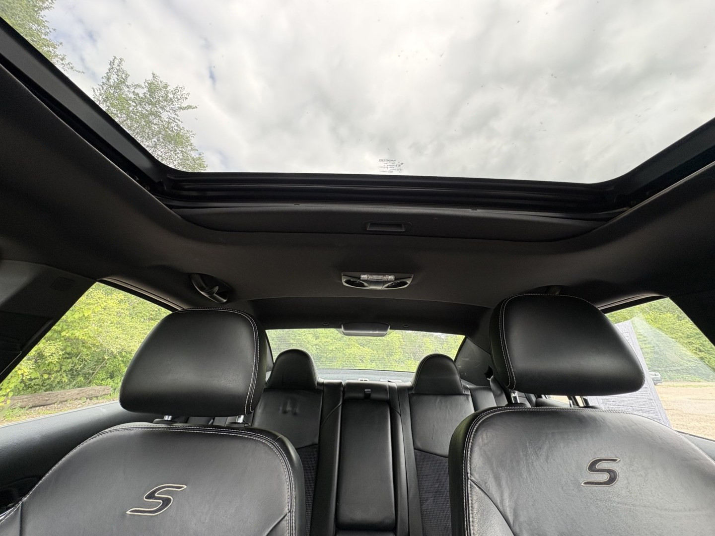 2013 Chrysler 200 Limited (1C3CCBCG1DN) with an 3.6L V6 DOHC 24V FFV engine, 6-Speed Automatic transmission, located at 17255 hwy 65 NE, Ham Lake, MN, 55304, 0.000000, 0.000000- Photo#17