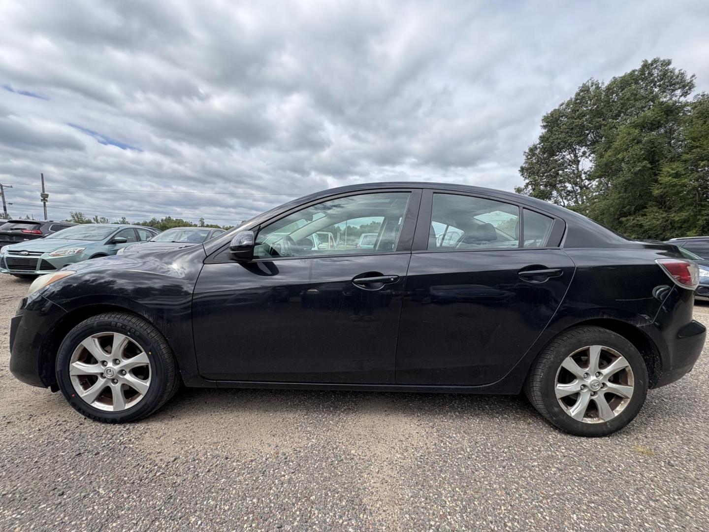 2011 Mazda MAZDA3 i Touring 4-Door (JM1BL1VF5B1) with an 2.0L L4 DOHC 16V engine, located at 17255 hwy 65 NE, Ham Lake, MN, 55304, 0.000000, 0.000000 - Photo#1