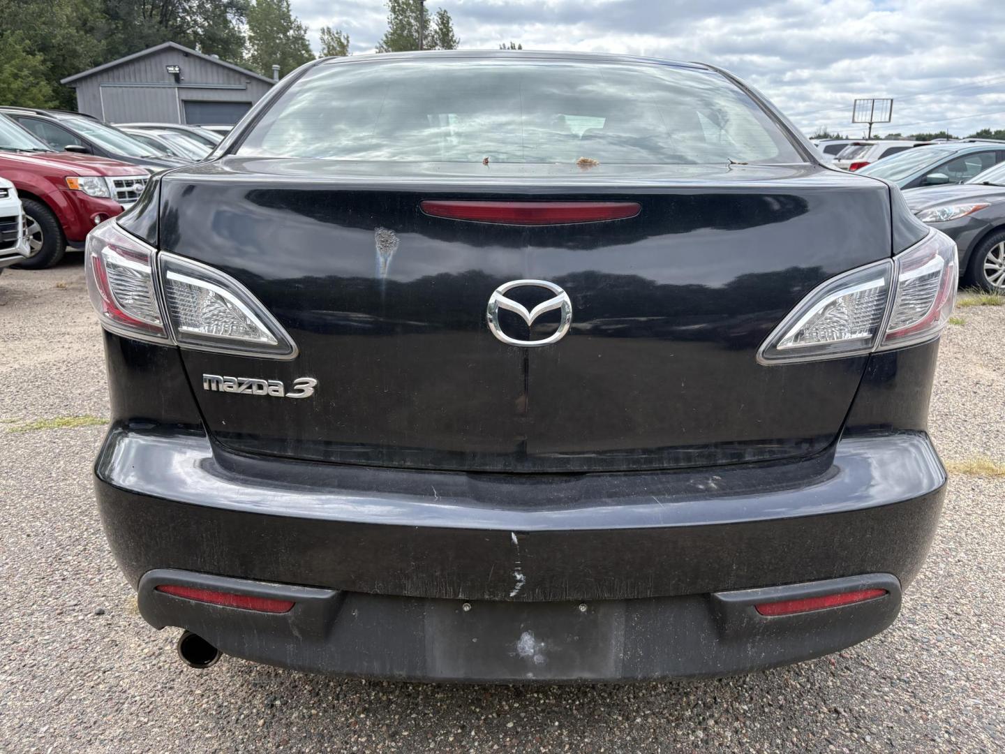 2011 Mazda MAZDA3 i Touring 4-Door (JM1BL1VF5B1) with an 2.0L L4 DOHC 16V engine, located at 17255 hwy 65 NE, Ham Lake, MN, 55304, 0.000000, 0.000000 - Photo#3