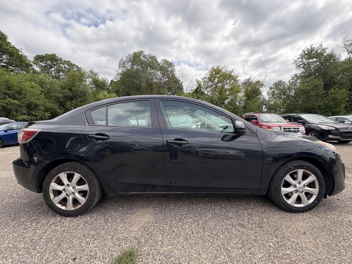 2011 Mazda MAZDA3 i Touring 4-Door (JM1BL1VF5B1) with an 2.0L L4 DOHC 16V engine, located at 17255 hwy 65 NE, Ham Lake, MN, 55304, 0.000000, 0.000000 - Photo#5