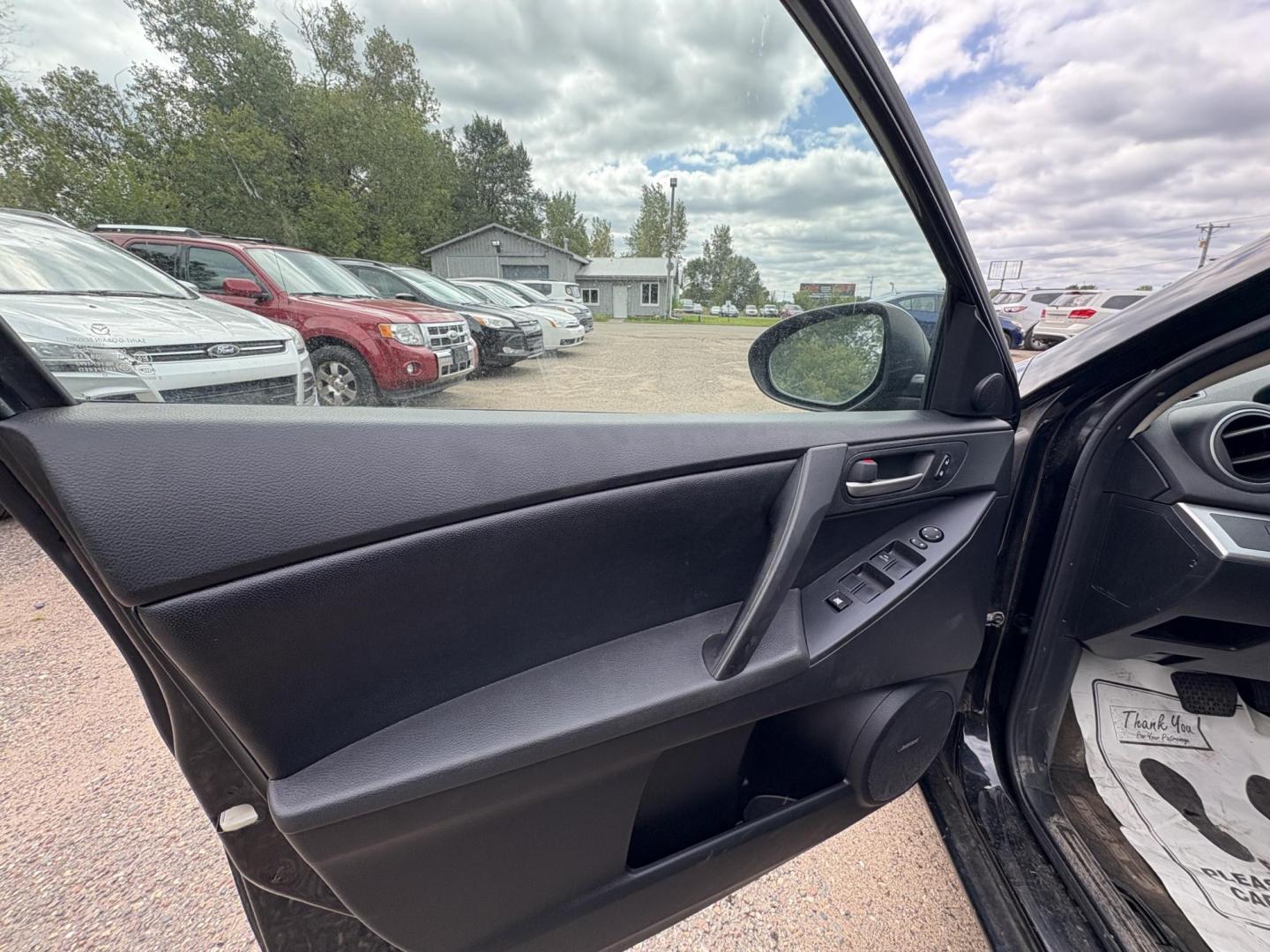 2011 Mazda MAZDA3 i Touring 4-Door (JM1BL1VF5B1) with an 2.0L L4 DOHC 16V engine, located at 17255 hwy 65 NE, Ham Lake, MN, 55304, 0.000000, 0.000000 - Photo#8
