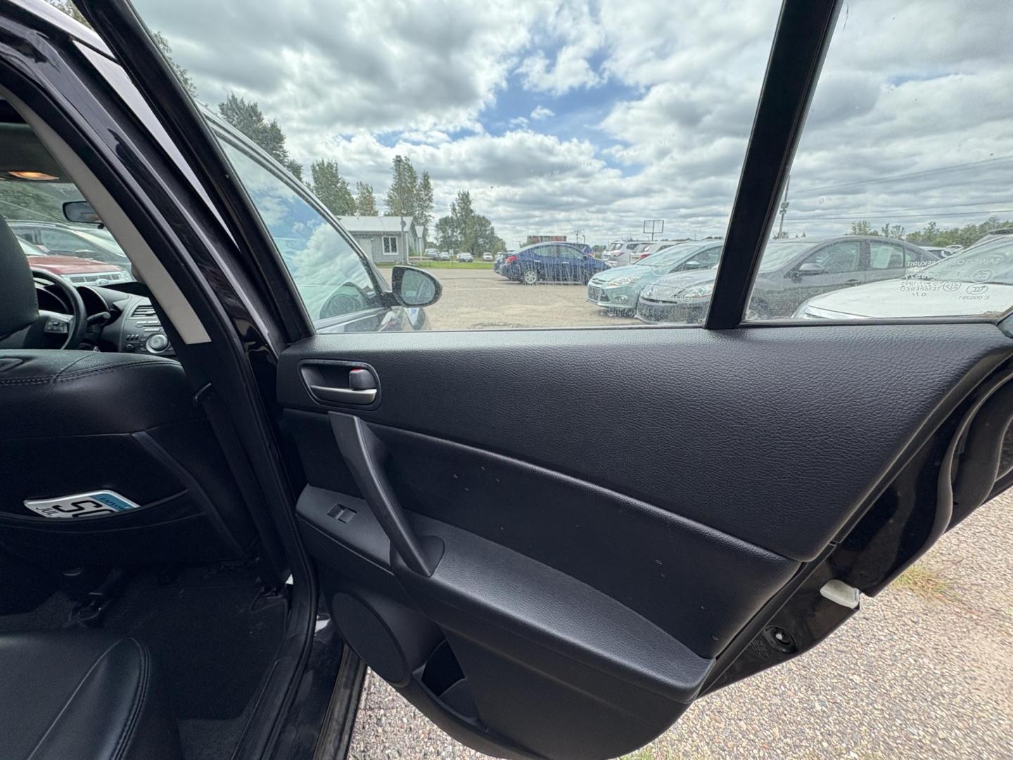 2011 Mazda MAZDA3 i Touring 4-Door (JM1BL1VF5B1) with an 2.0L L4 DOHC 16V engine, located at 17255 hwy 65 NE, Ham Lake, MN, 55304, 0.000000, 0.000000 - Photo#12