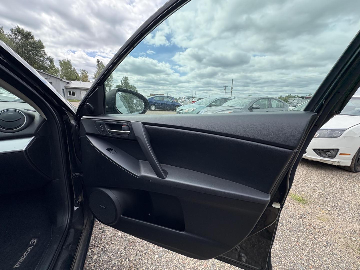 2011 Mazda MAZDA3 i Touring 4-Door (JM1BL1VF5B1) with an 2.0L L4 DOHC 16V engine, located at 17255 hwy 65 NE, Ham Lake, MN, 55304, 0.000000, 0.000000 - Photo#14