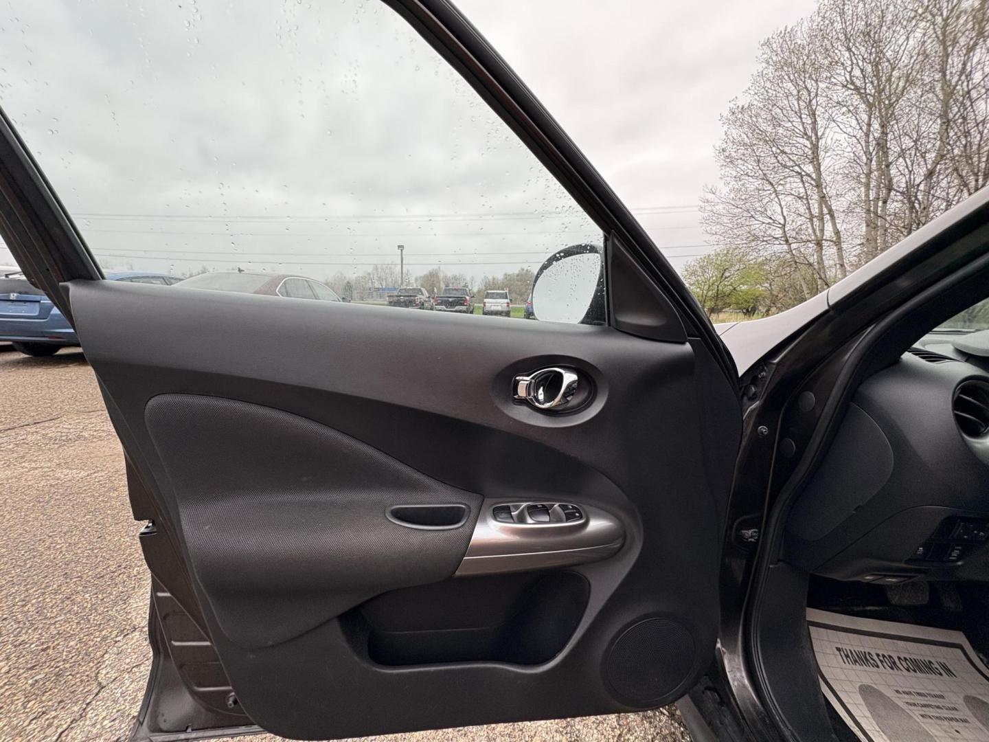 2012 Nissan Juke S AWD (JN8AF5MV5CT) with an 1.6L L4 DOHC 16V engine, Continuously Variable Transmission transmission, located at 17255 hwy 65 NE, Ham Lake, MN, 55304, 0.000000, 0.000000 - Photo#8