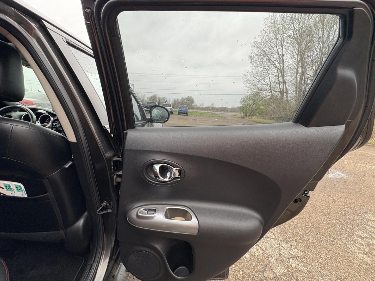 2012 Nissan Juke S AWD (JN8AF5MV5CT) with an 1.6L L4 DOHC 16V engine, Continuously Variable Transmission transmission, located at 17255 hwy 65 NE, Ham Lake, MN, 55304, 0.000000, 0.000000 - Photo#12
