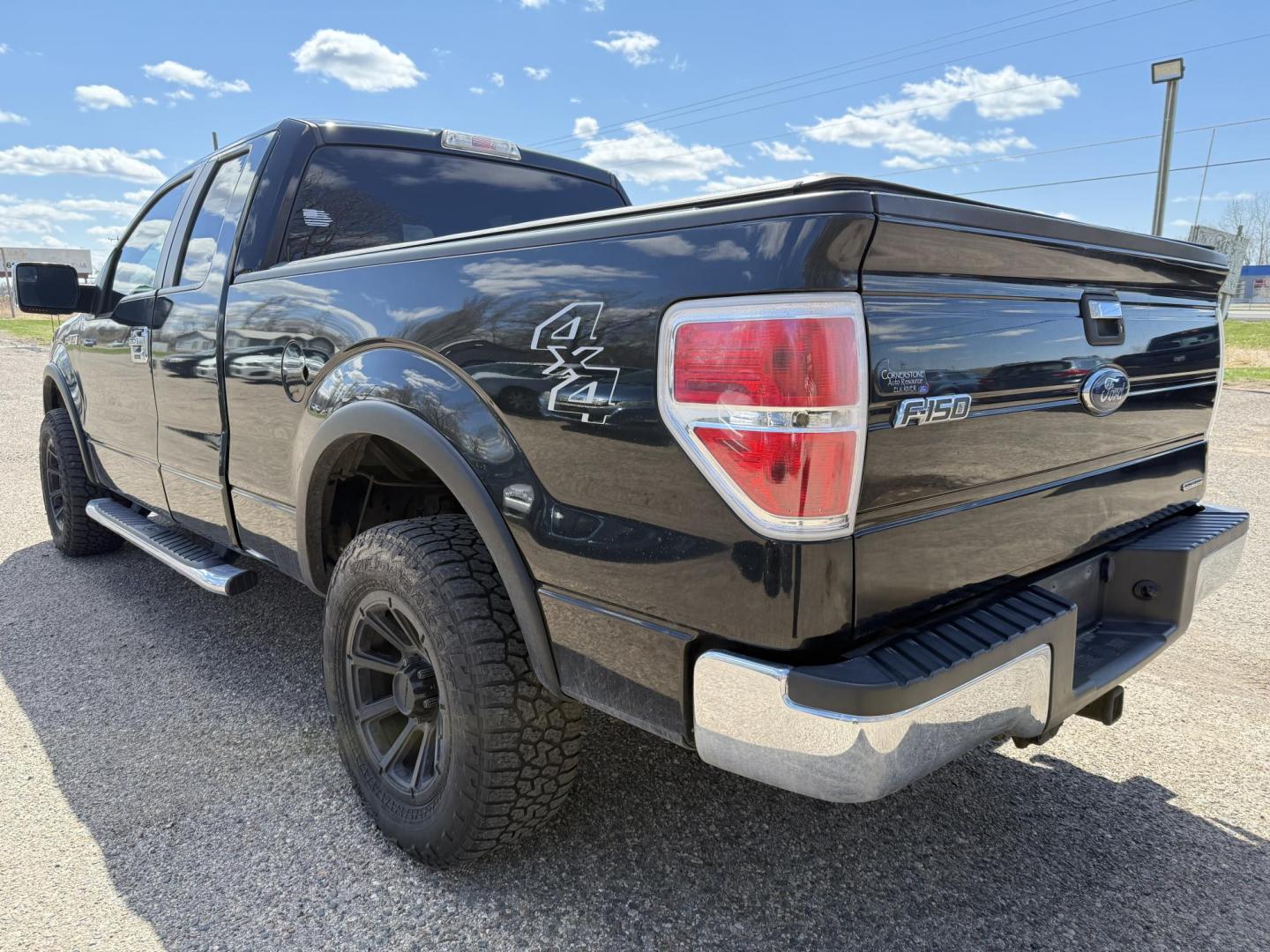 2013 Ford F-150 Lariat SuperCab 6.5-ft. Bed 4WD (1FTFX1EF1DF) with an 5.0L V8 engine, 6-Speed Automatic transmission, located at 17255 hwy 65 NE, Ham Lake, MN, 55304, 0.000000, 0.000000 - Photo#2