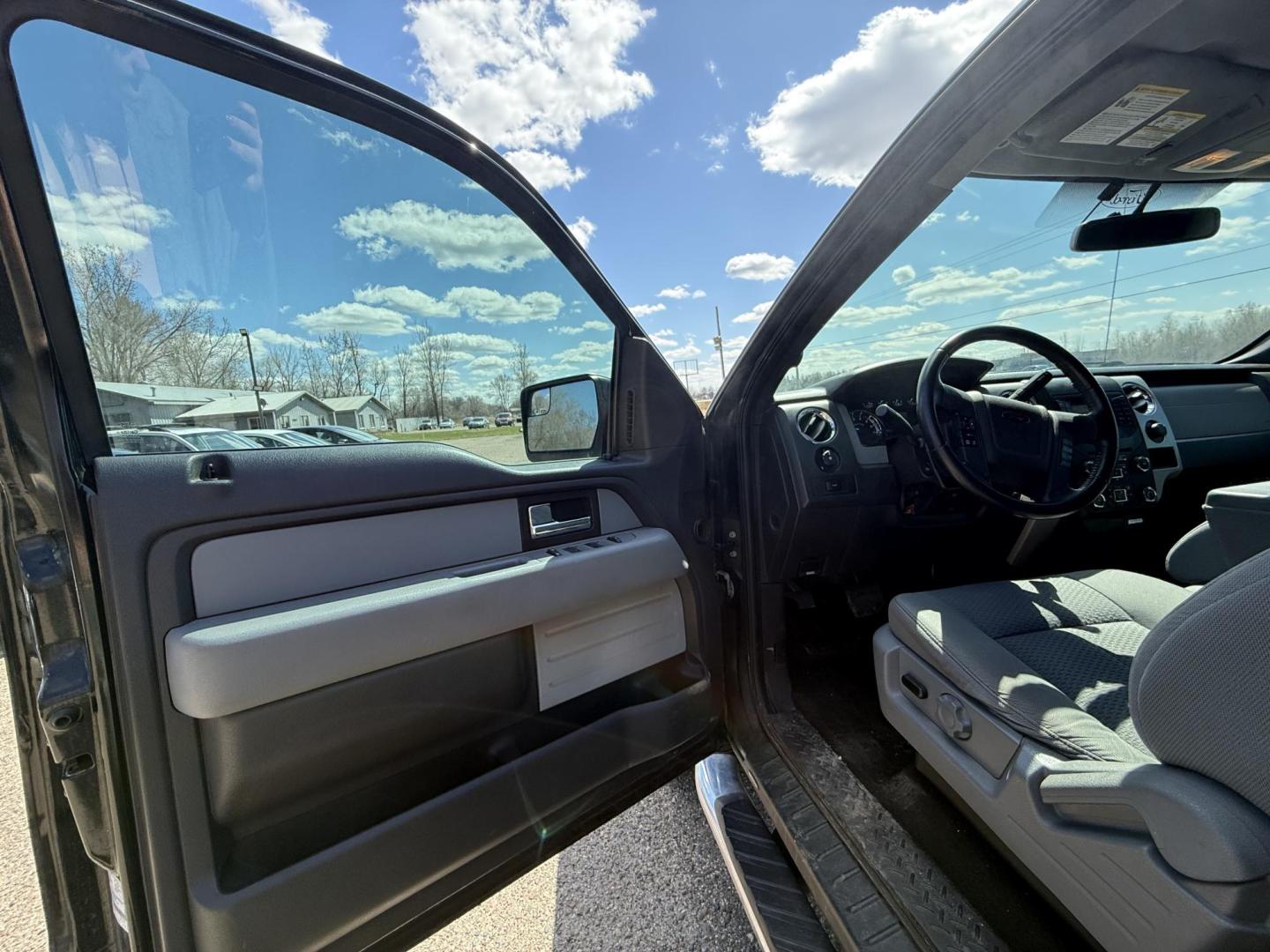 2013 Ford F-150 Lariat SuperCab 6.5-ft. Bed 4WD (1FTFX1EF1DF) with an 5.0L V8 engine, 6-Speed Automatic transmission, located at 17255 hwy 65 NE, Ham Lake, MN, 55304, 0.000000, 0.000000 - Photo#8