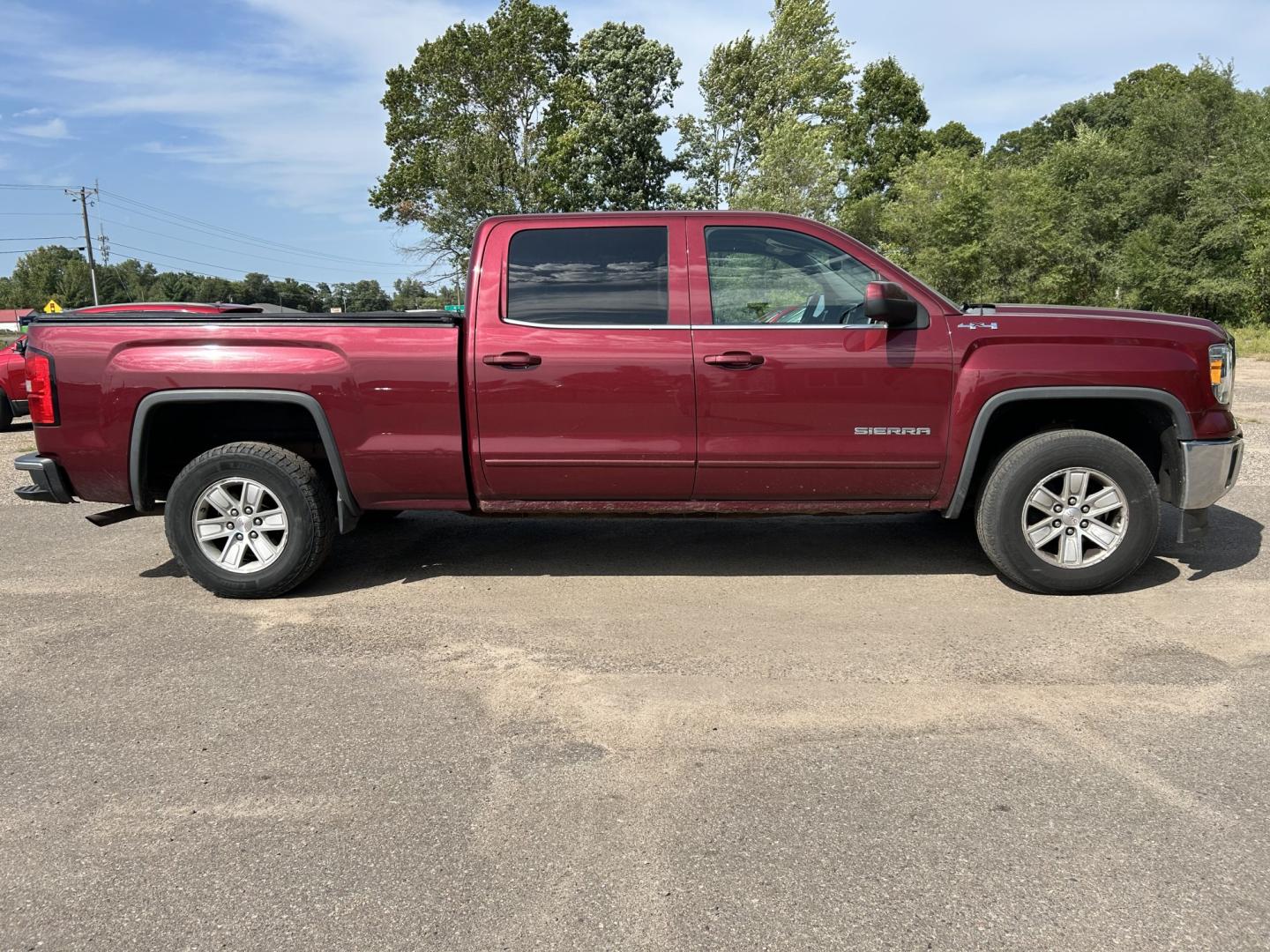 2014 GMC Sierra 1500 SLE Crew Cab 4WD (3GTU2UEC6EG) with an 5.3L V8 OHV 16V engine, 6-Speed Automatic transmission, located at 17255 hwy 65 NE, Ham Lake, MN, 55304, 0.000000, 0.000000- Photo#3