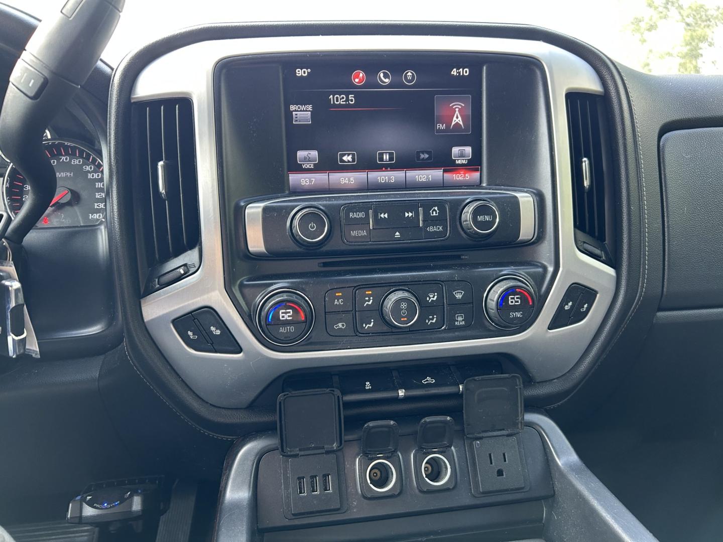 2014 GMC Sierra 1500 SLE Crew Cab 4WD (3GTU2UEC6EG) with an 5.3L V8 OHV 16V engine, 6-Speed Automatic transmission, located at 17255 hwy 65 NE, Ham Lake, MN, 55304, 0.000000, 0.000000- Photo#18