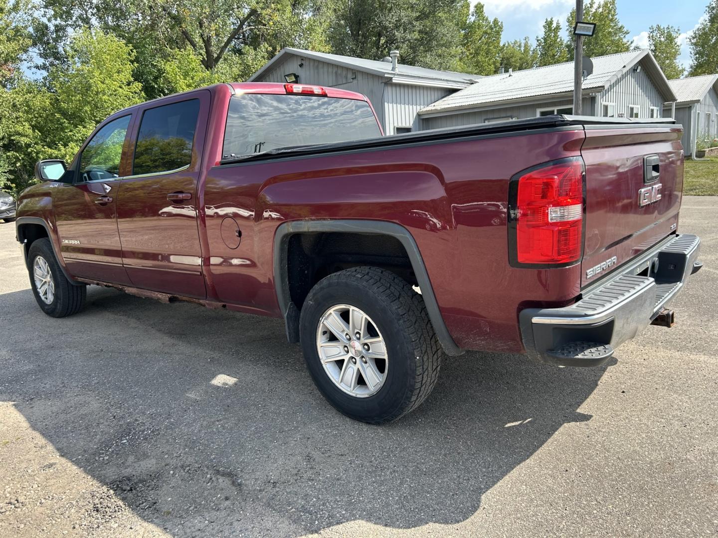 2014 GMC Sierra 1500 SLE Crew Cab 4WD (3GTU2UEC6EG) with an 5.3L V8 OHV 16V engine, 6-Speed Automatic transmission, located at 17255 hwy 65 NE, Ham Lake, MN, 55304, 0.000000, 0.000000- Photo#6