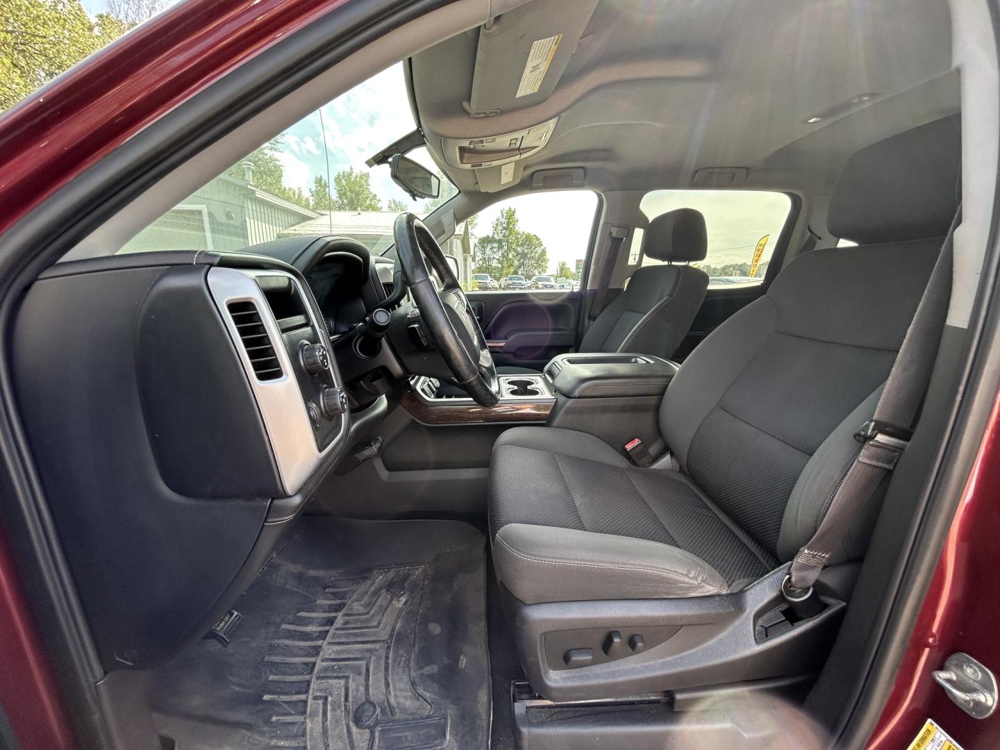 2014 GMC Sierra 1500 SLE Crew Cab 4WD (3GTU2UEC6EG) with an 5.3L V8 OHV 16V engine, 6-Speed Automatic transmission, located at 17255 hwy 65 NE, Ham Lake, MN, 55304, 0.000000, 0.000000- Photo#9