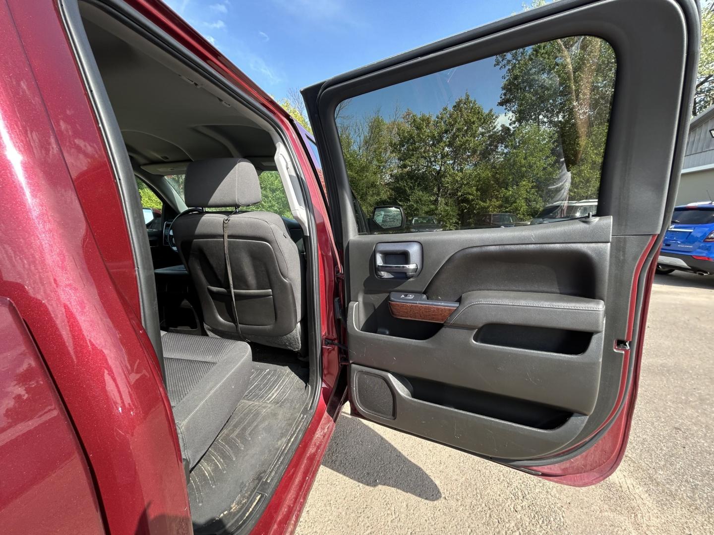 2014 GMC Sierra 1500 SLE Crew Cab 4WD (3GTU2UEC6EG) with an 5.3L V8 OHV 16V engine, 6-Speed Automatic transmission, located at 17255 hwy 65 NE, Ham Lake, MN, 55304, 0.000000, 0.000000- Photo#12