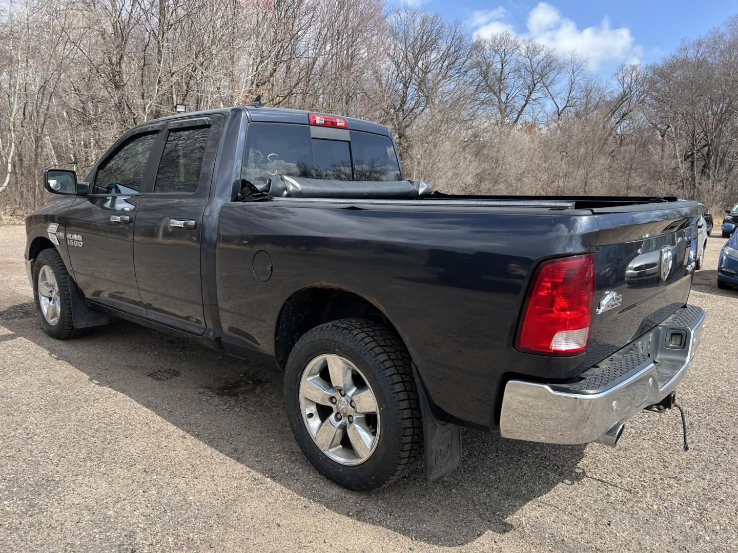 2014 RAM 1500 SLT Quad Cab 4WD (1C6RR7GT9ES) with an 5.7L V8 OHV 16V engine, 6-Speed Automatic transmission, located at 17255 hwy 65 NE, Ham Lake, MN, 55304, 0.000000, 0.000000 - Photo#2