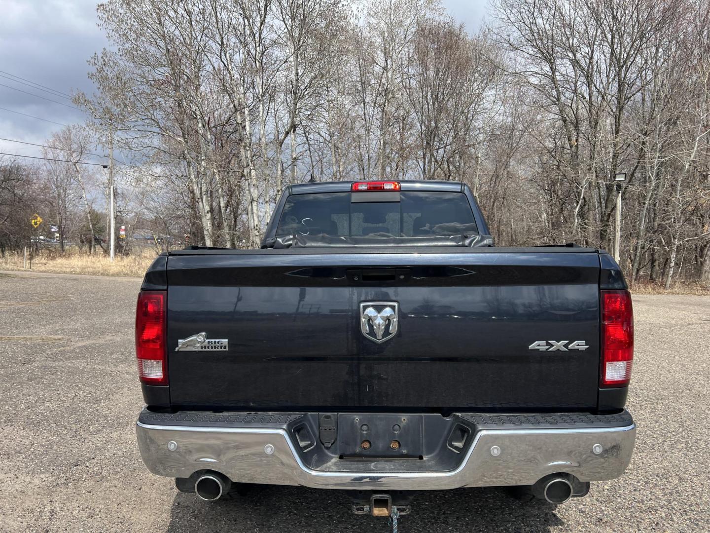 2014 RAM 1500 SLT Quad Cab 4WD (1C6RR7GT9ES) with an 5.7L V8 OHV 16V engine, 6-Speed Automatic transmission, located at 17255 hwy 65 NE, Ham Lake, MN, 55304, 0.000000, 0.000000 - Photo#3