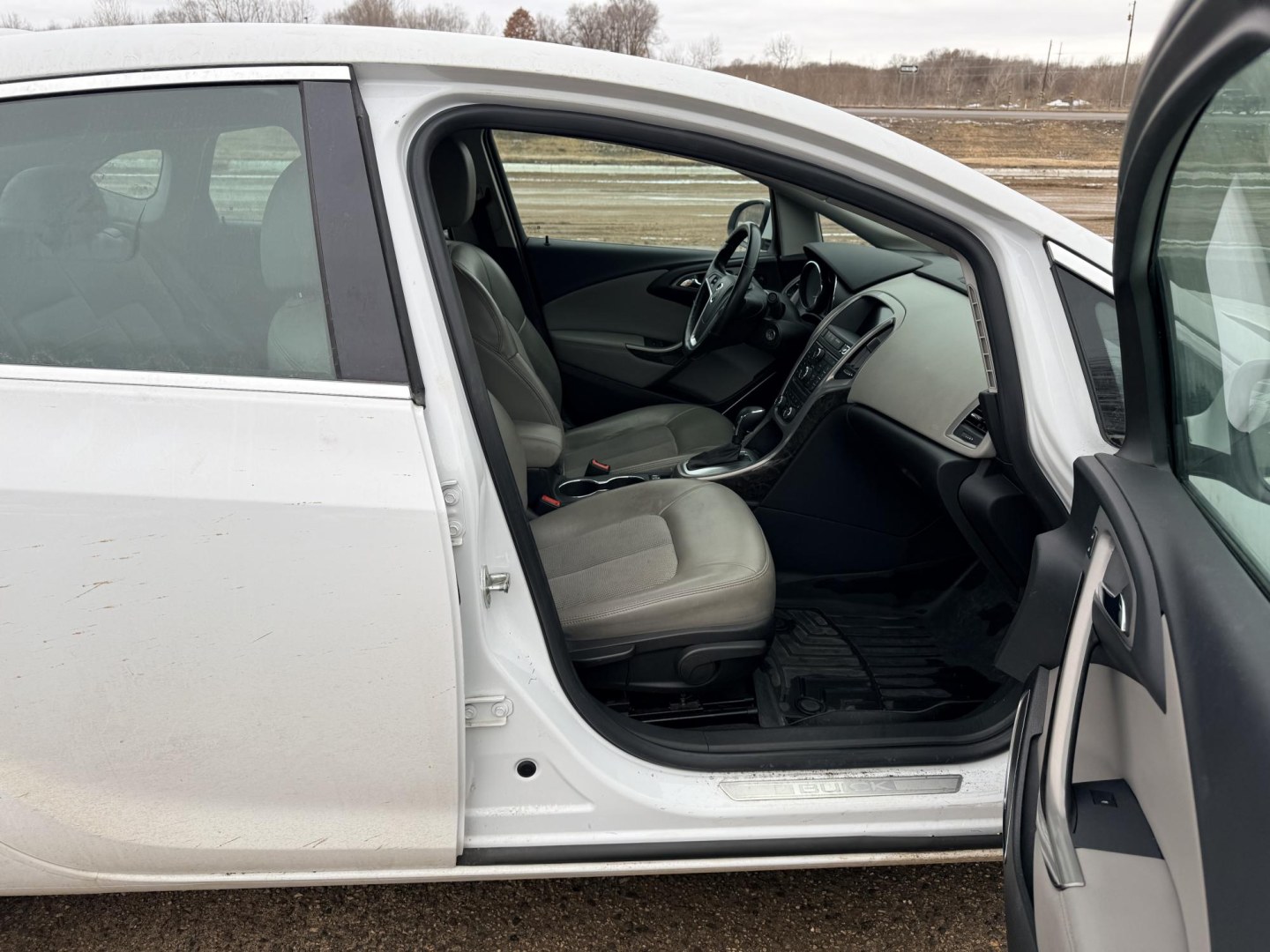 2015 Buick Verano Convenience (1G4PR5SK4F4) with an 2.4L L4 DOHC 16V FFV engine, 6-Speed Automatic transmission, located at 17255 hwy 65 NE, Ham Lake, MN, 55304, 0.000000, 0.000000 - Photo#15