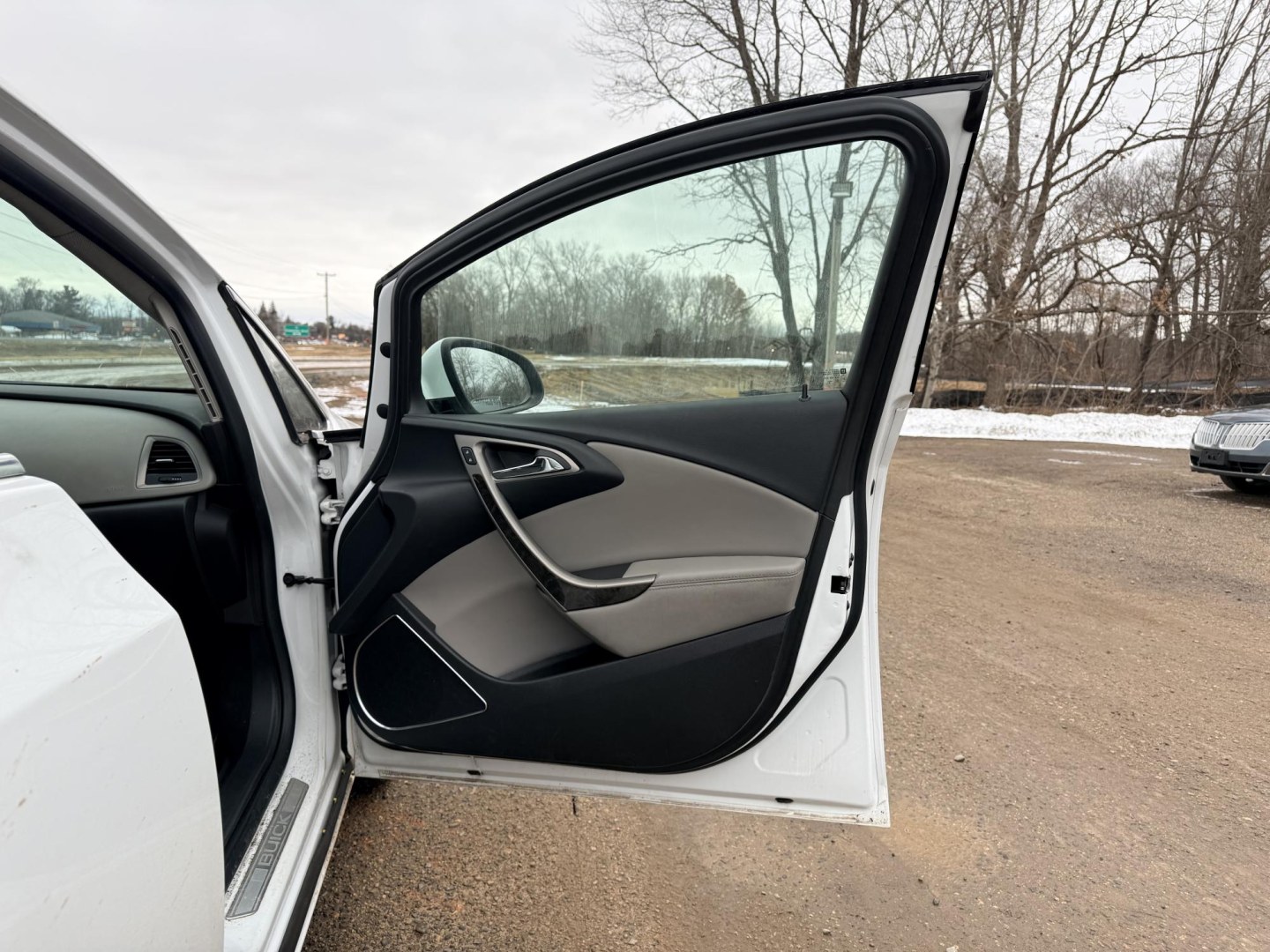 2015 Buick Verano Convenience (1G4PR5SK4F4) with an 2.4L L4 DOHC 16V FFV engine, 6-Speed Automatic transmission, located at 17255 hwy 65 NE, Ham Lake, MN, 55304, 0.000000, 0.000000 - Photo#14