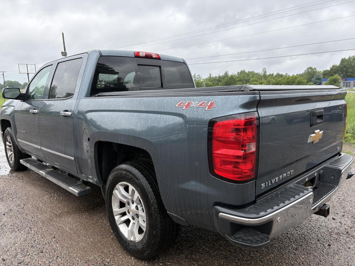 2014 Chevrolet Silverado 1500 1LZ Crew Cab 4WD (3GCUKSEC3EG) with an 5.3L V8 OHV 16V engine, 6-Speed Automatic transmission, located at 17255 hwy 65 NE, Ham Lake, MN, 55304, 0.000000, 0.000000 - Photo#2