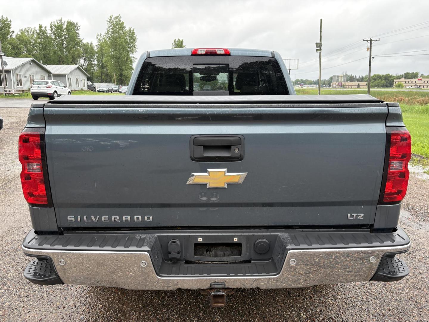 2014 Chevrolet Silverado 1500 1LZ Crew Cab 4WD (3GCUKSEC3EG) with an 5.3L V8 OHV 16V engine, 6-Speed Automatic transmission, located at 17255 hwy 65 NE, Ham Lake, MN, 55304, 0.000000, 0.000000 - Photo#3