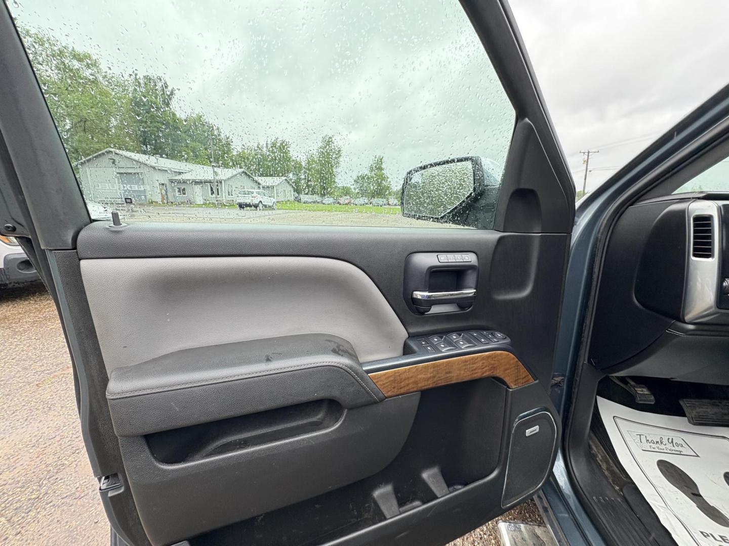 2014 Chevrolet Silverado 1500 1LZ Crew Cab 4WD (3GCUKSEC3EG) with an 5.3L V8 OHV 16V engine, 6-Speed Automatic transmission, located at 17255 hwy 65 NE, Ham Lake, MN, 55304, 0.000000, 0.000000 - Photo#8
