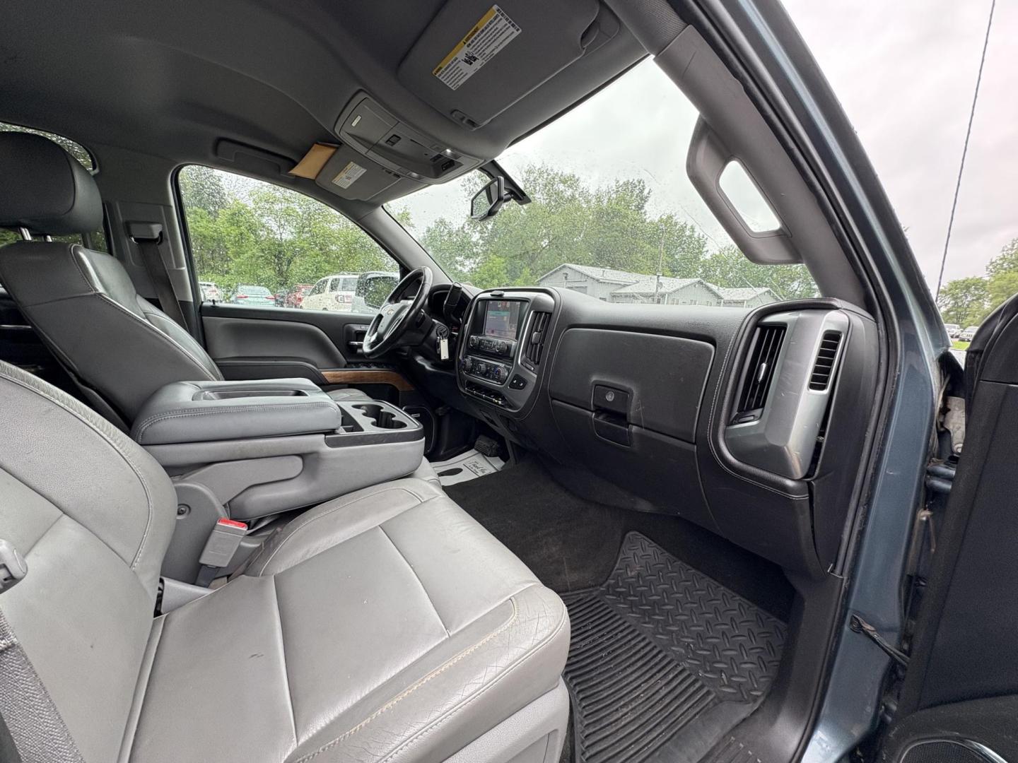 2014 Chevrolet Silverado 1500 1LZ Crew Cab 4WD (3GCUKSEC3EG) with an 5.3L V8 OHV 16V engine, 6-Speed Automatic transmission, located at 17255 hwy 65 NE, Ham Lake, MN, 55304, 0.000000, 0.000000 - Photo#15