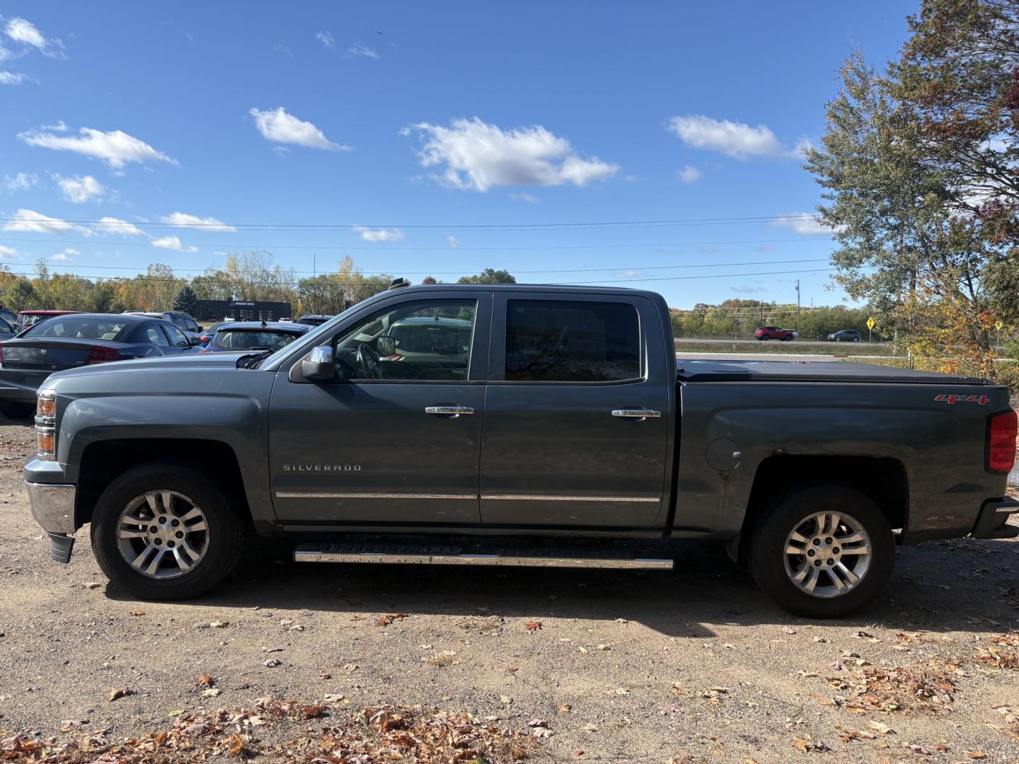 2014 Chevrolet Silverado 1500 1LZ Crew Cab 4WD (3GCUKSEC3EG) with an 5.3L V8 OHV 16V engine, 6-Speed Automatic transmission, located at 17255 hwy 65 NE, Ham Lake, MN, 55304, 0.000000, 0.000000- Photo#1