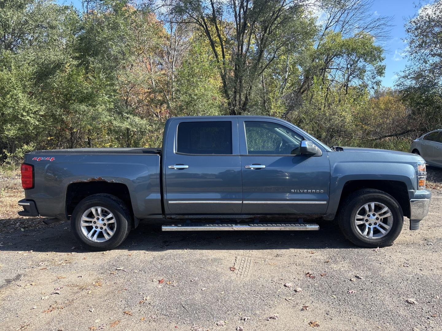 2014 Chevrolet Silverado 1500 1LZ Crew Cab 4WD (3GCUKSEC3EG) with an 5.3L V8 OHV 16V engine, 6-Speed Automatic transmission, located at 17255 hwy 65 NE, Ham Lake, MN, 55304, 0.000000, 0.000000- Photo#5