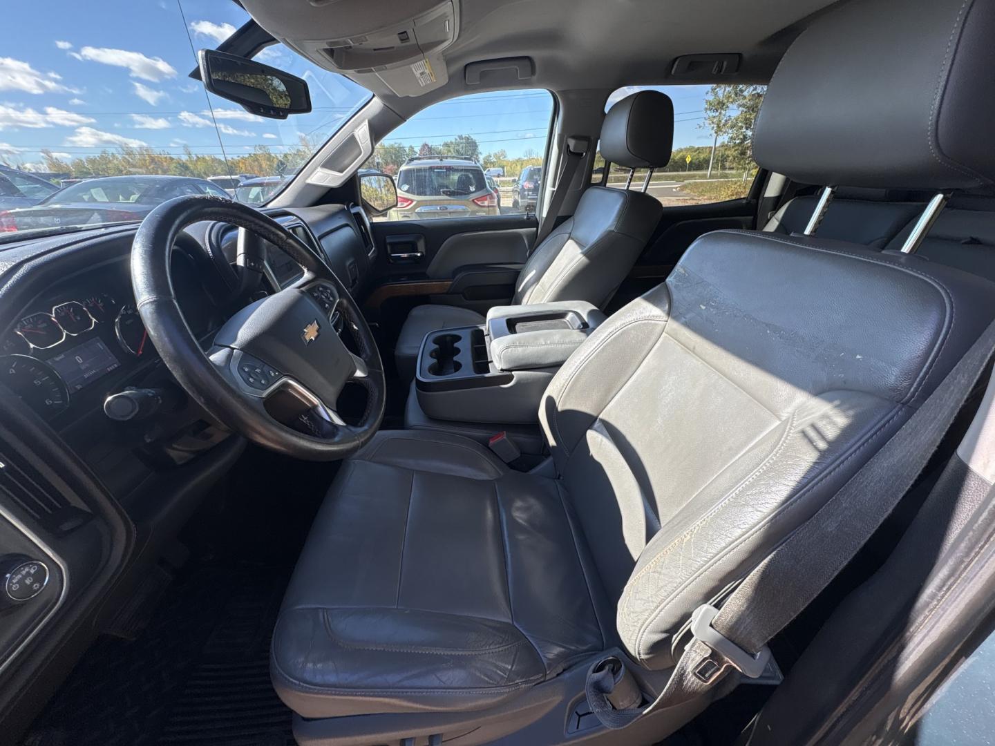 2014 Chevrolet Silverado 1500 1LZ Crew Cab 4WD (3GCUKSEC3EG) with an 5.3L V8 OHV 16V engine, 6-Speed Automatic transmission, located at 17255 hwy 65 NE, Ham Lake, MN, 55304, 0.000000, 0.000000- Photo#9
